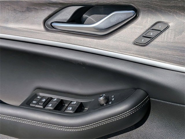 New 2025 Jeep Grand Cherokee Limited w/ Black Appearance Package image 15