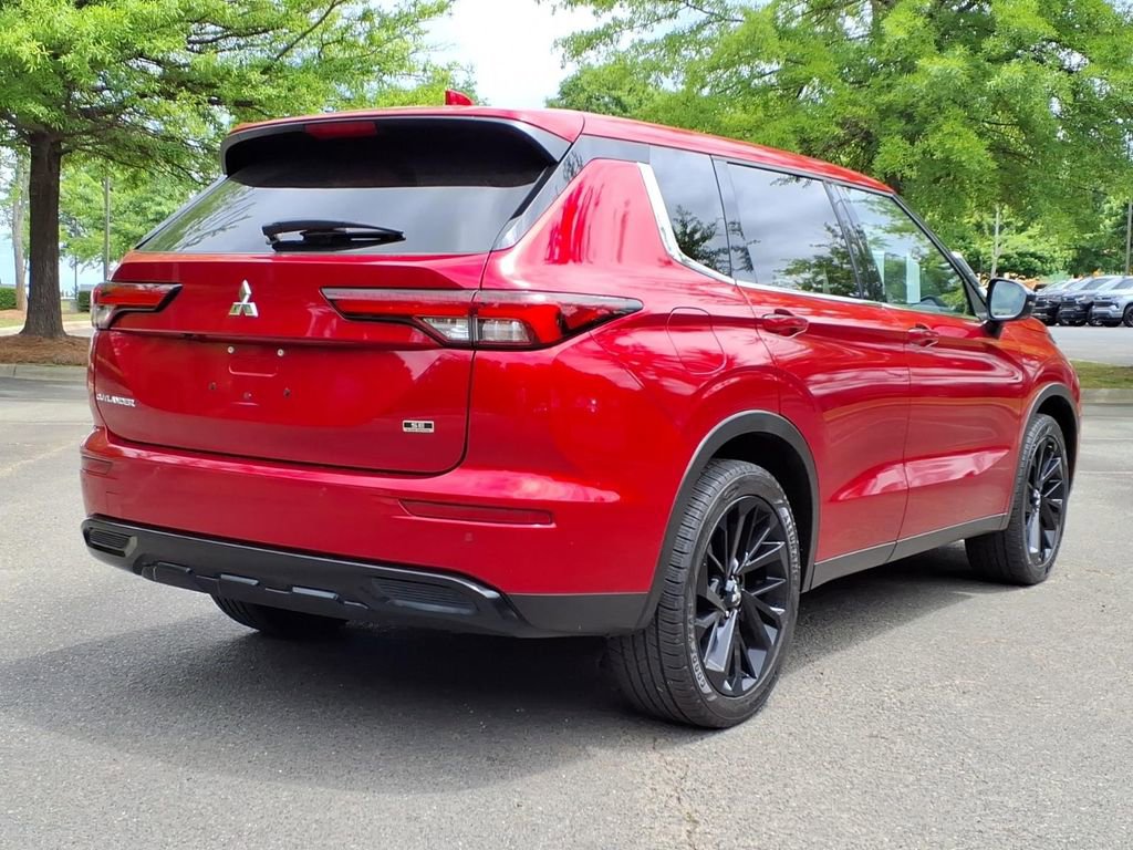 Used 2024 Mitsubishi Outlander SE Black Edition FWD image 32
