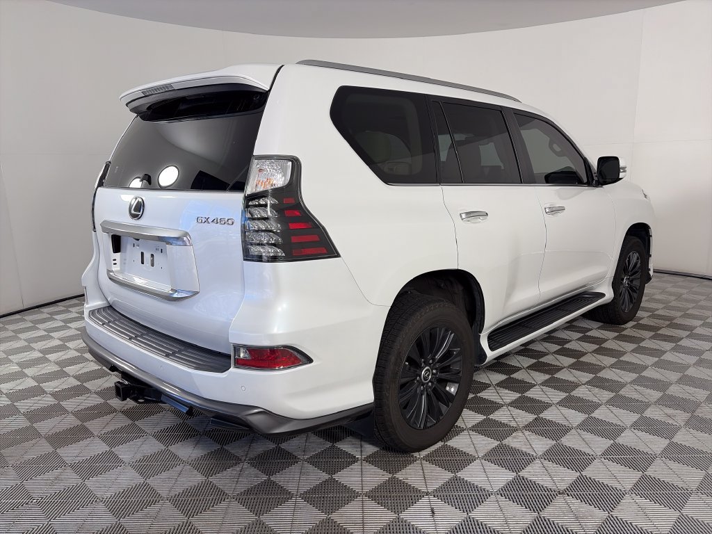 Used 2023 Lexus GX 460 Premium w/ Accessory Package AWD/4WD image 7