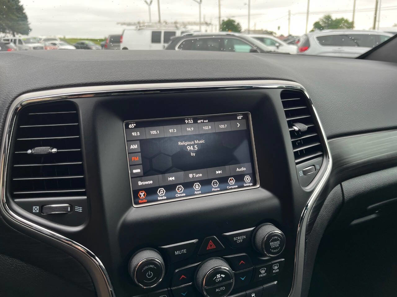 Used 2019 Jeep Grand Cherokee Laredo image 21