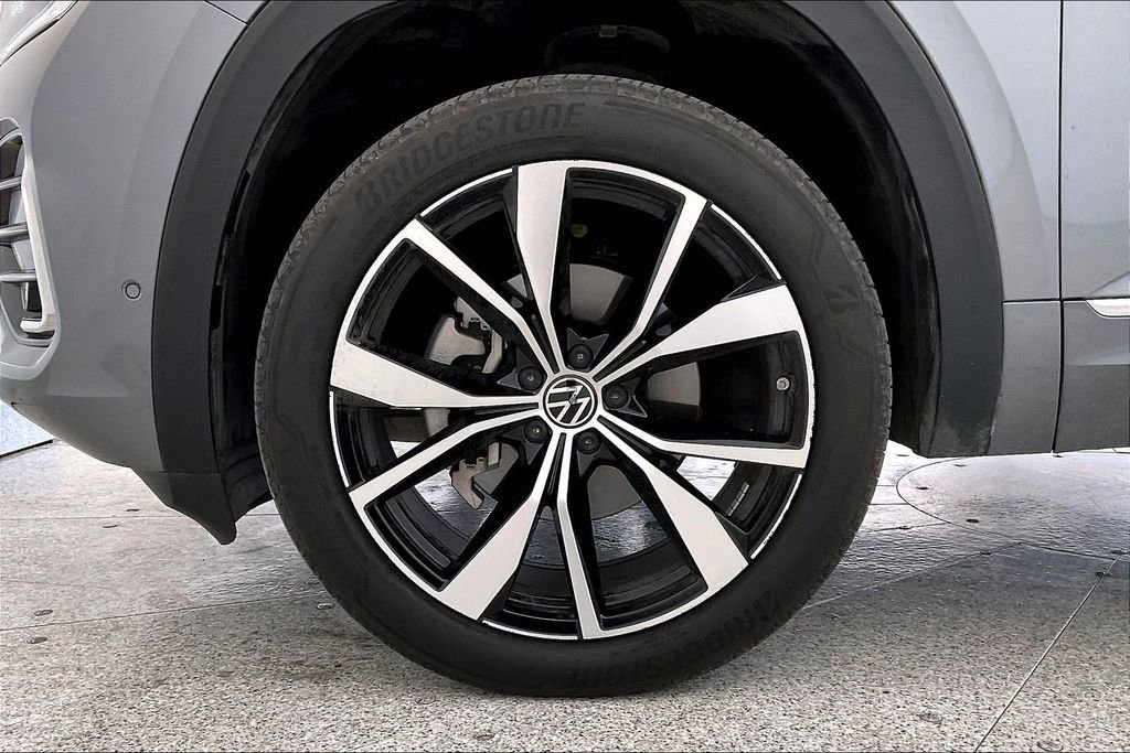 Used 2024 Volkswagen Atlas Cross Sport SEL Premium R-Line image 12