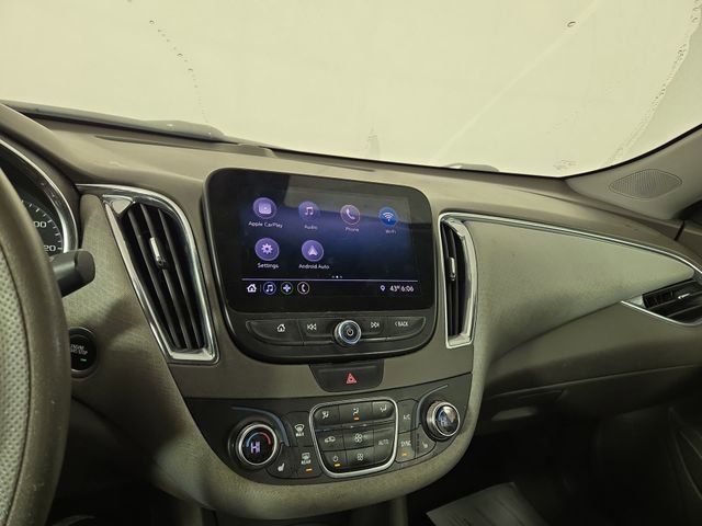 Used 2019 Chevrolet Malibu LT image 17