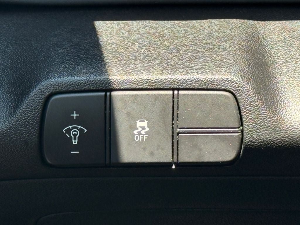 Used 2024 Hyundai Elantra SEL FWD image 19