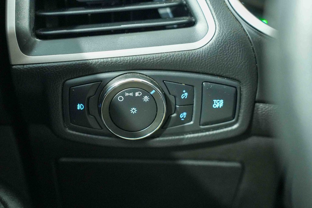 Used 2020 Ford Edge SEL w/ Cold Weather Package image 29