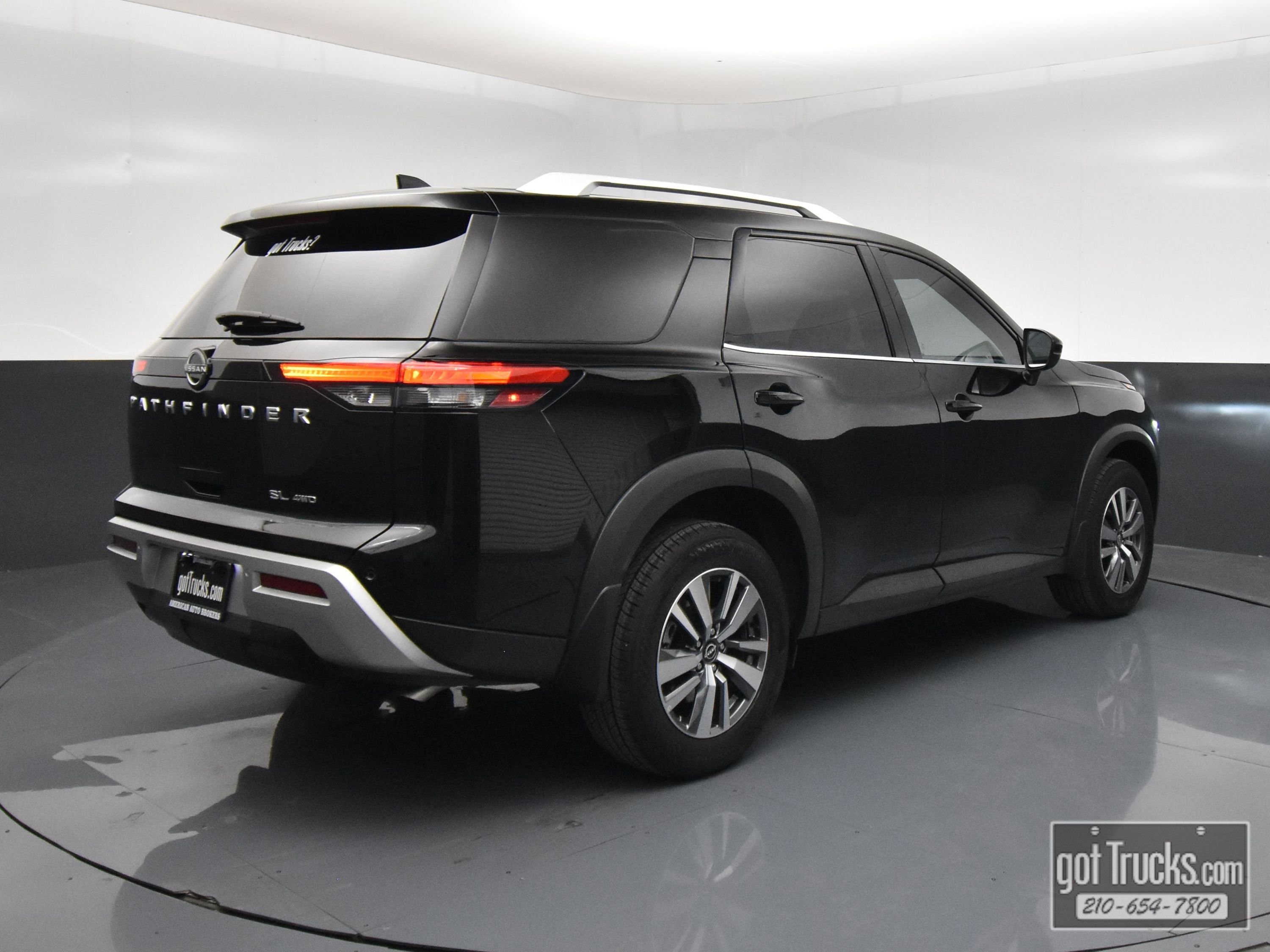 Used 2025 Nissan Pathfinder SL image 50