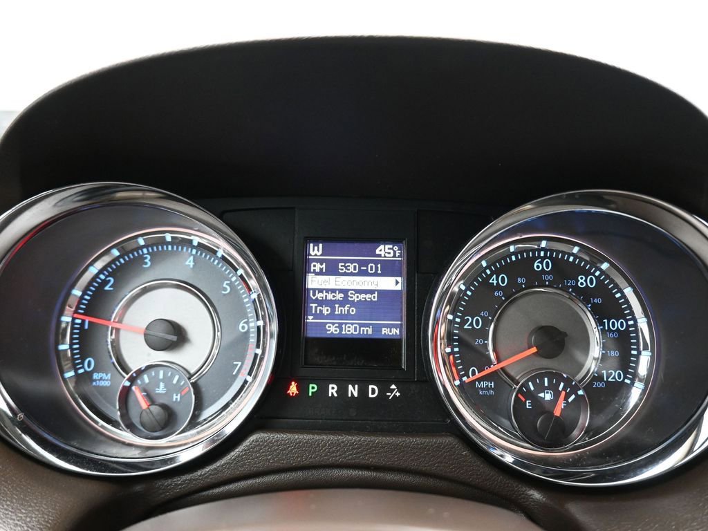 Used 2014 Chrysler Town & Country Touring image 14