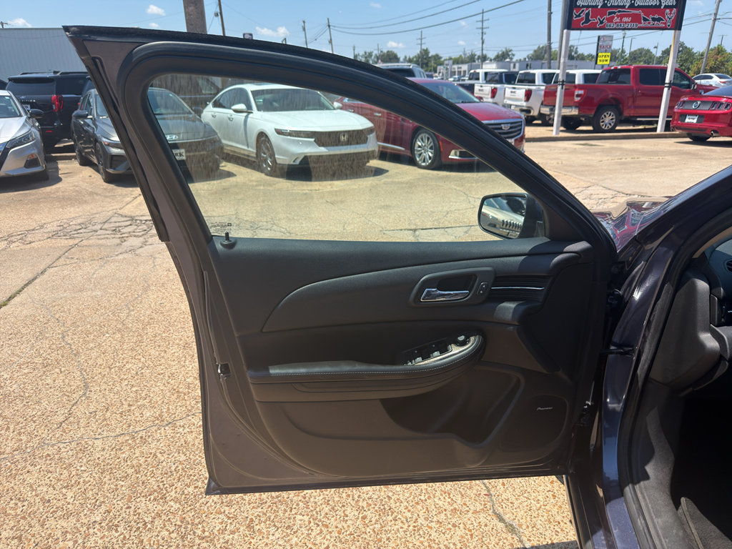 Used 2015 Chevrolet Malibu LT w/ Leather Package FWD image 18