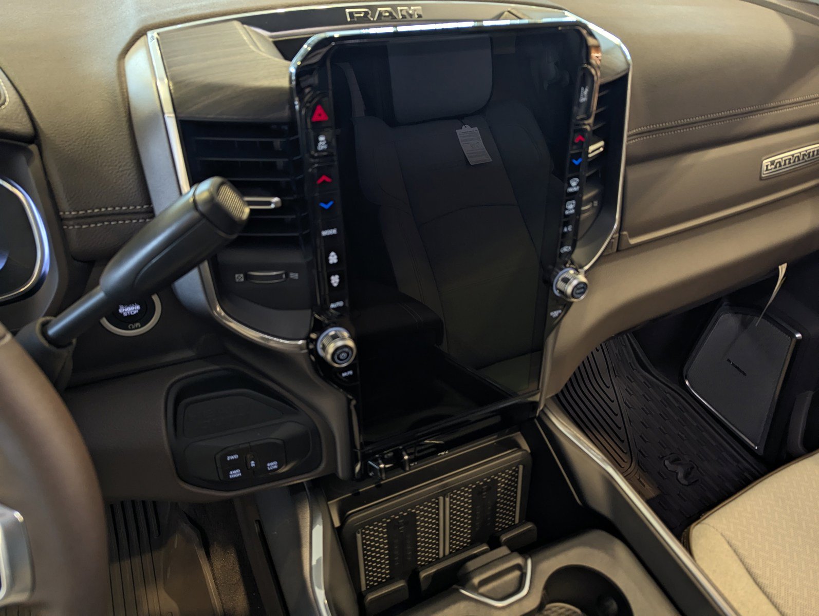 New 2026 RAM 3500 Laramie AWD/4WD image 12