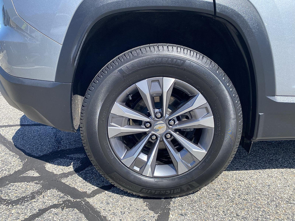 Certified 2025 Chevrolet Equinox LT w/ Convenience Package II AWD/4WD image 10