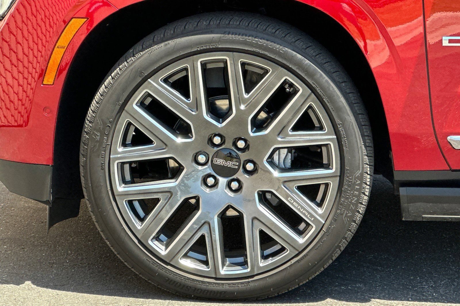 Certified 2026 GMC Yukon Denali Ultimate AWD/4WD image 10