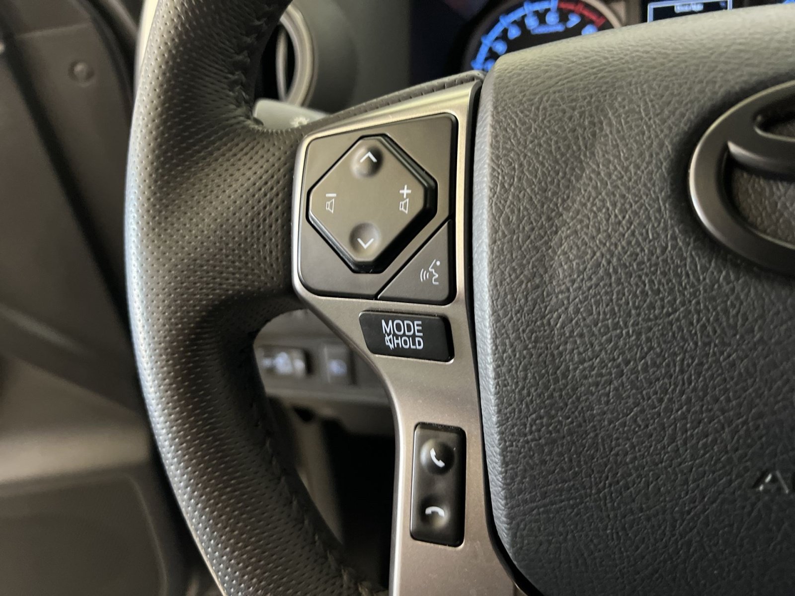 Used 2023 Toyota Tacoma SR5 AWD/4WD image 36