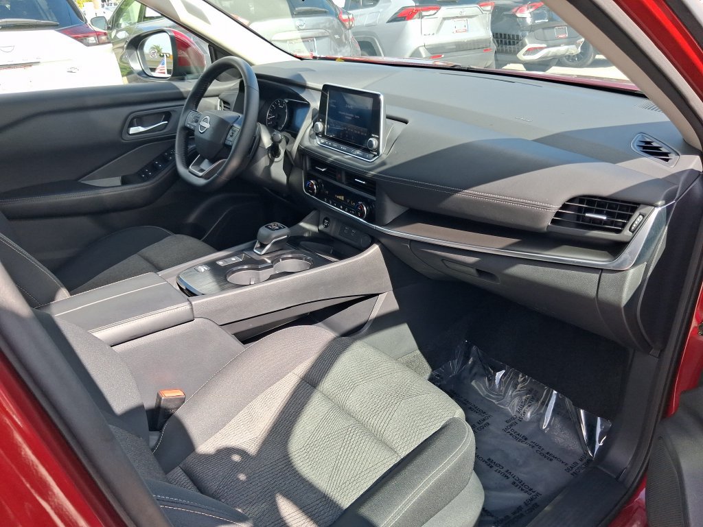 Certified 2026 Nissan Rogue SV FWD image 21