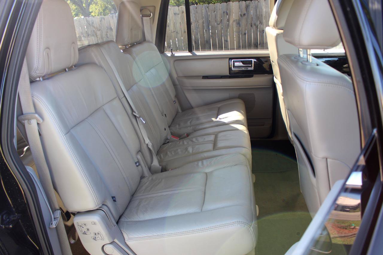 Used 2016 Lincoln Navigator L Select AWD/4WD image 39