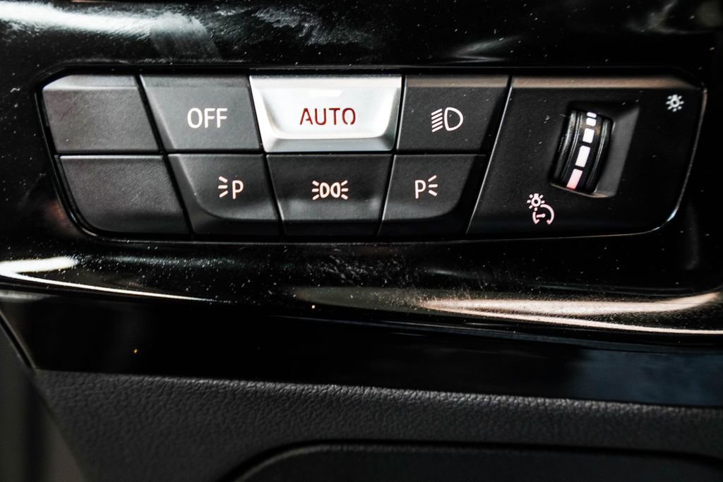 Used 2025 BMW Z4 sDrive30i RWD image 38