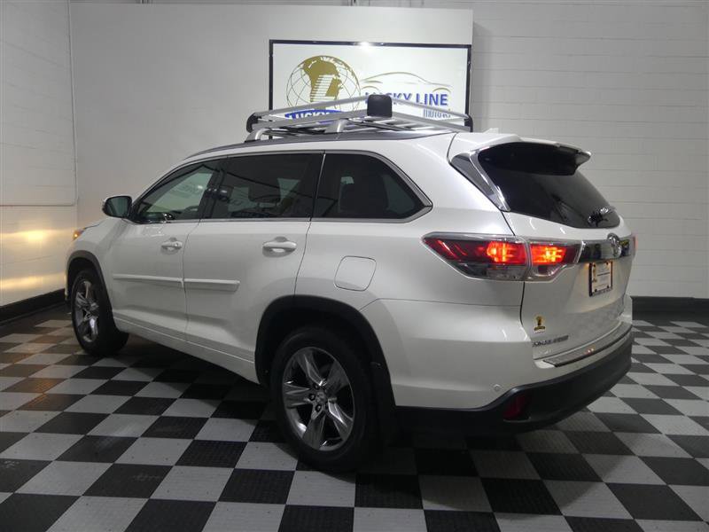 Used 2015 Toyota Highlander Limited Platinum image 11