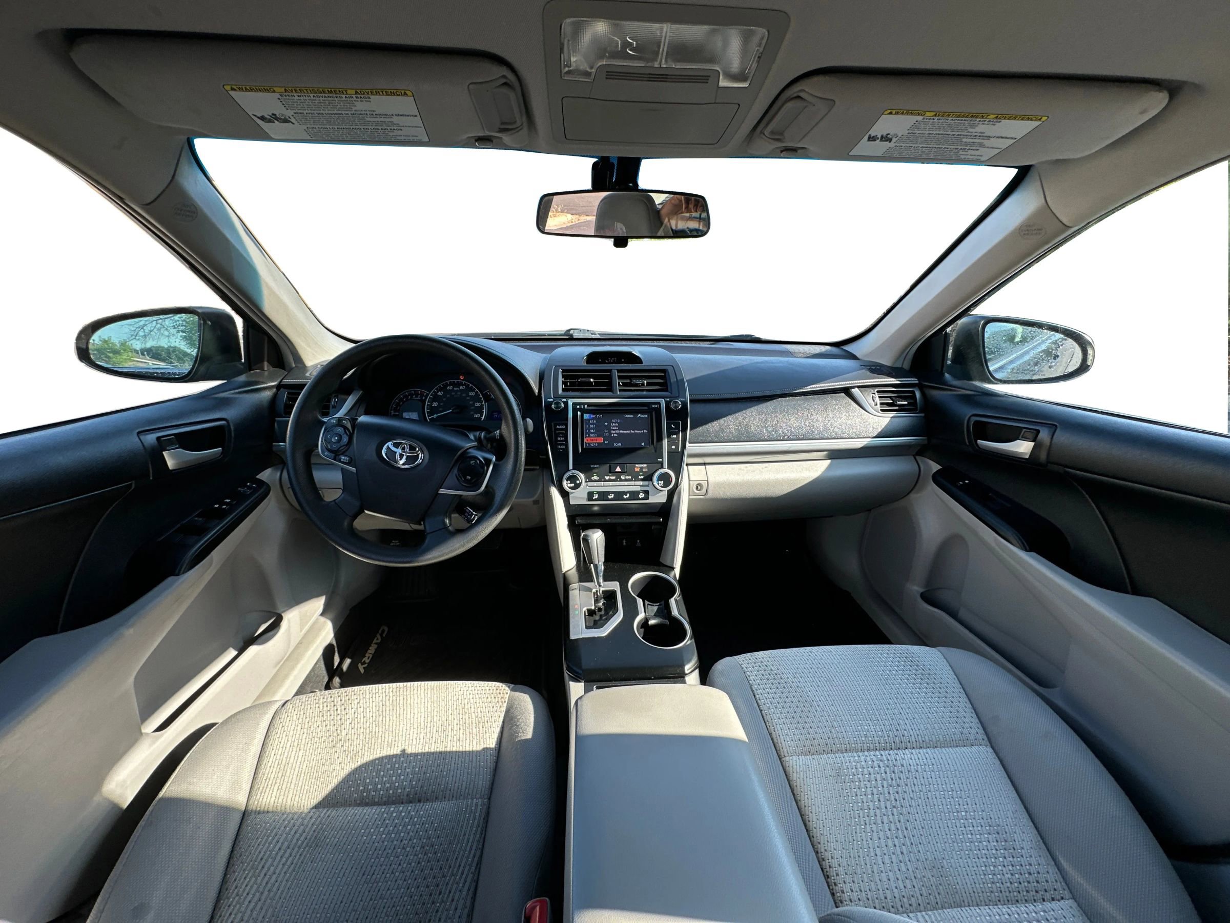 Used 2014 Toyota Camry LE FWD image 11
