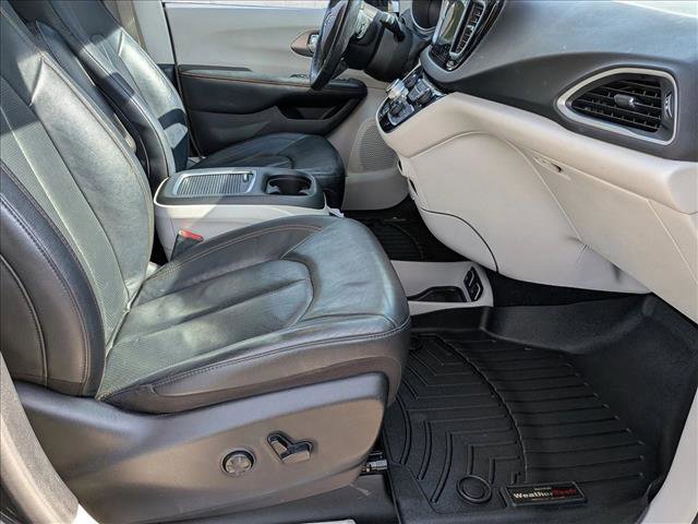 Used 2020 Chrysler Pacifica Touring-L Plus image 22