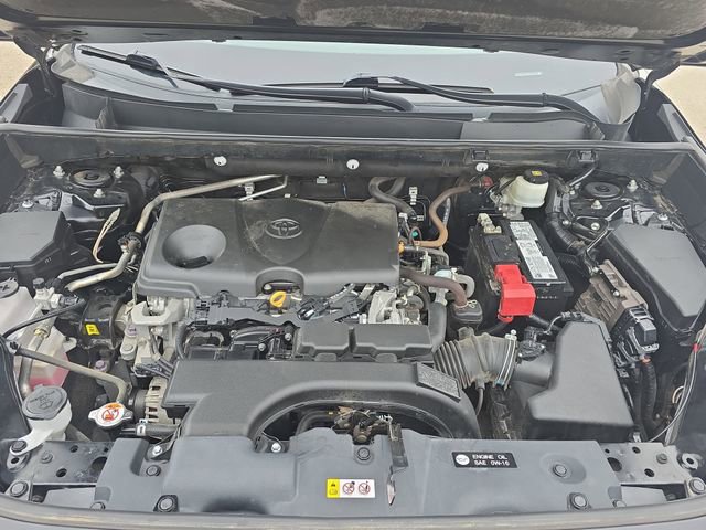 Used 2021 Toyota RAV4 LE image 29