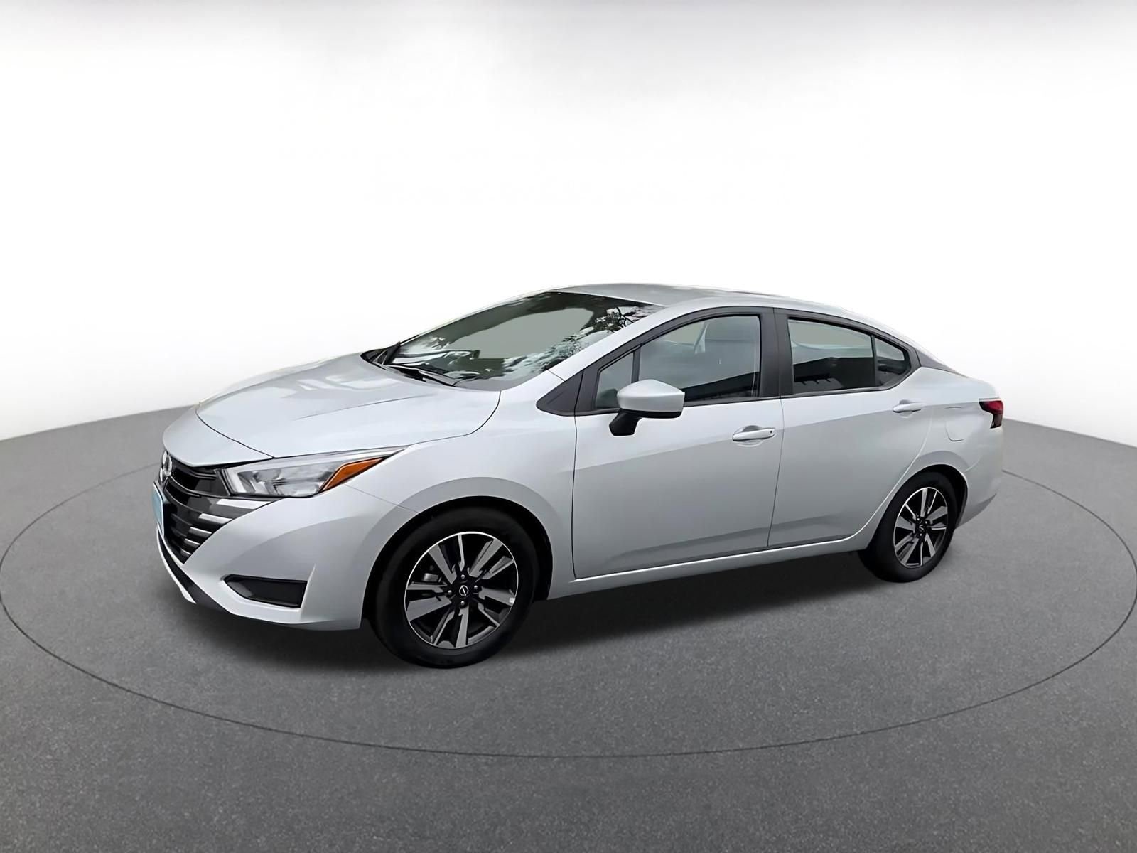 Used 2025 Nissan Versa SV FWD image 8