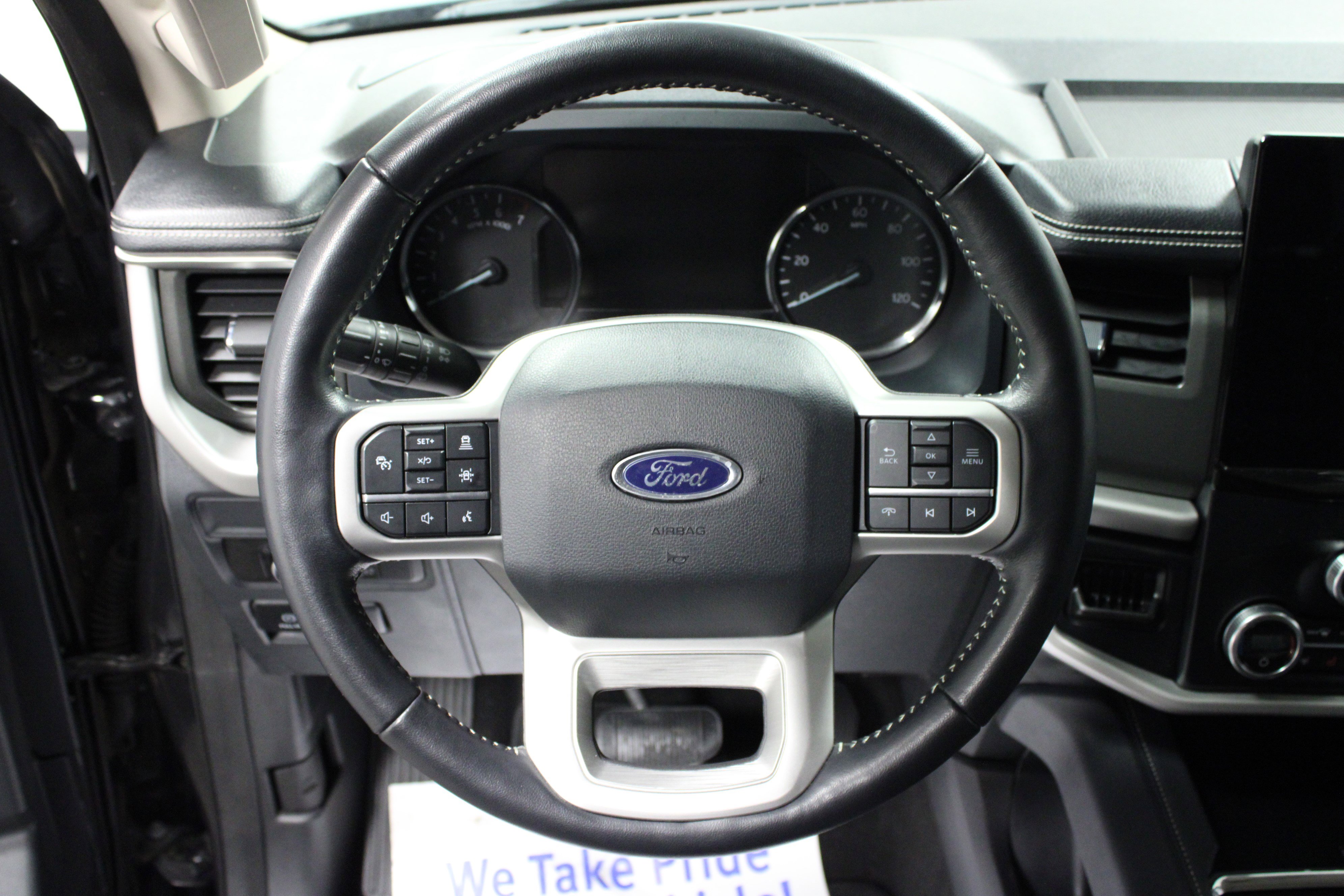 Used 2024 Ford Expedition XLT image 18