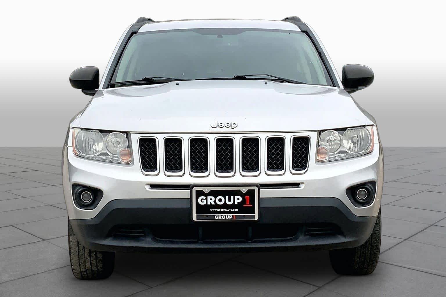 Used 2012 Jeep Compass Sport FWD image 4