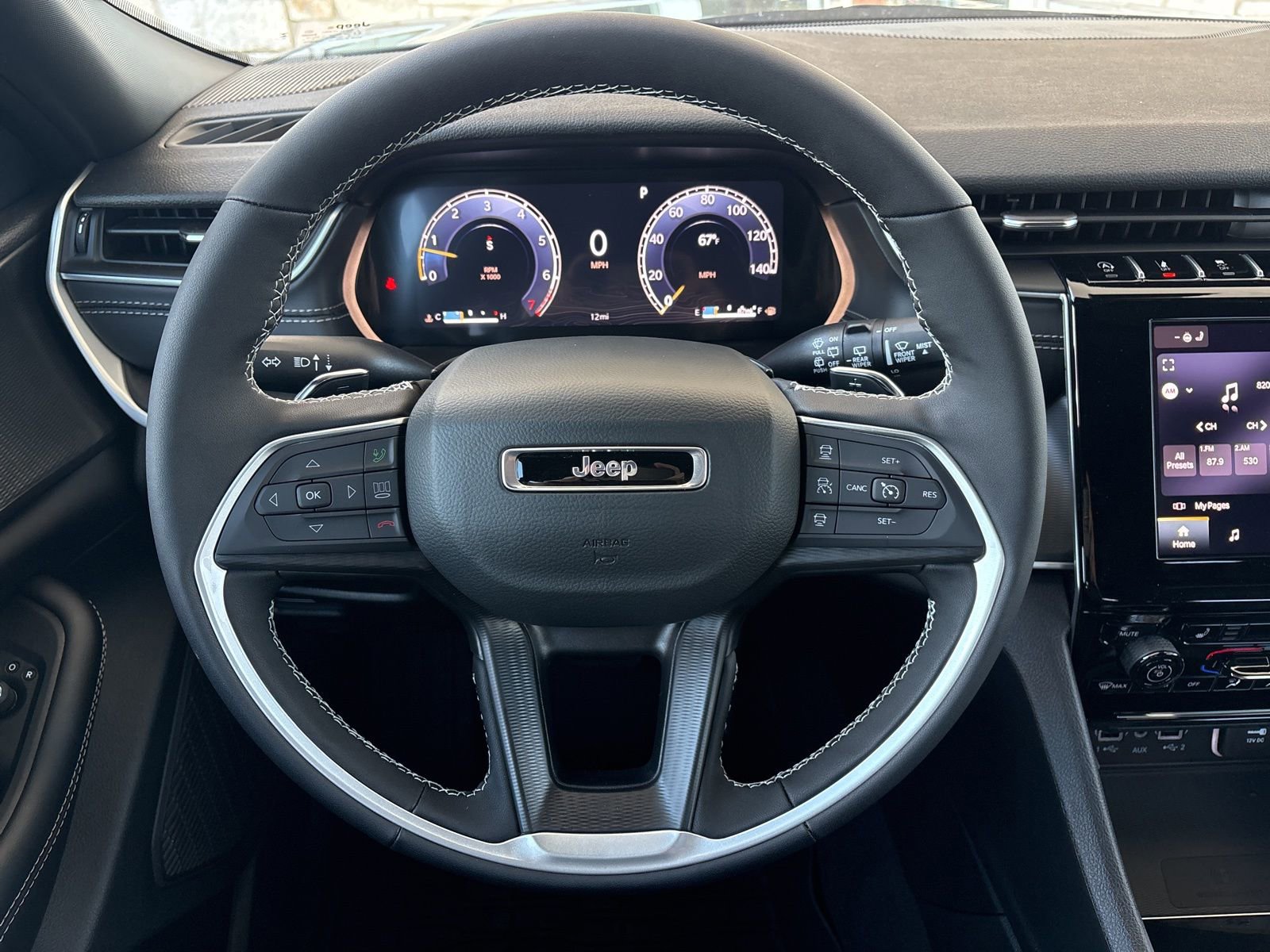 New 2025 Jeep Grand Cherokee Altitude image 21