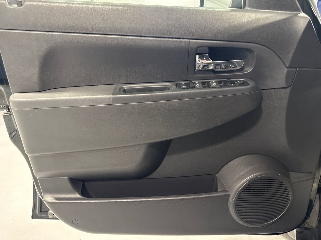 Used 2012 Jeep Liberty Sport AWD/4WD image 25