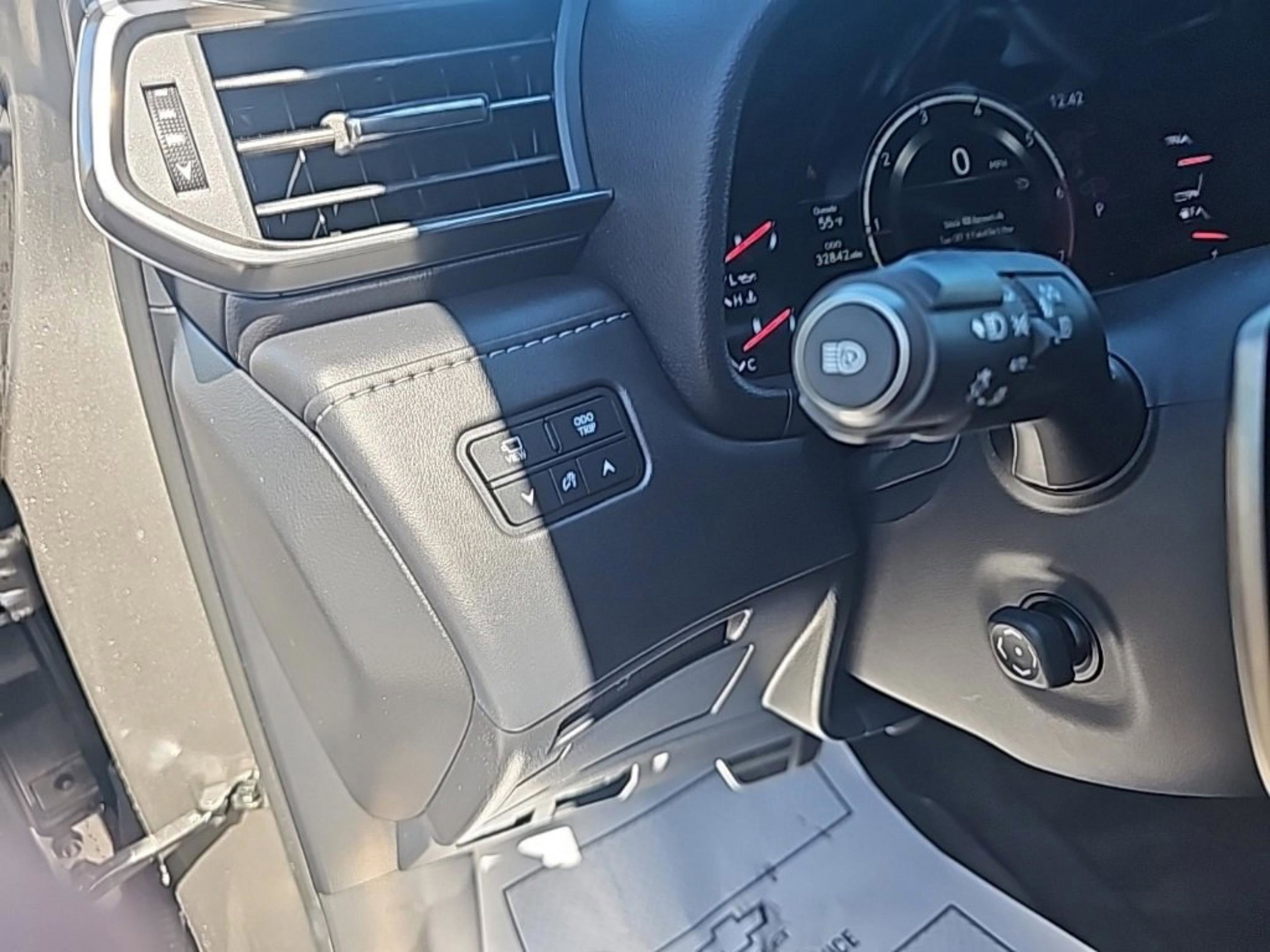 Used 2023 Lexus LX 600 F Sport AWD/4WD image 19