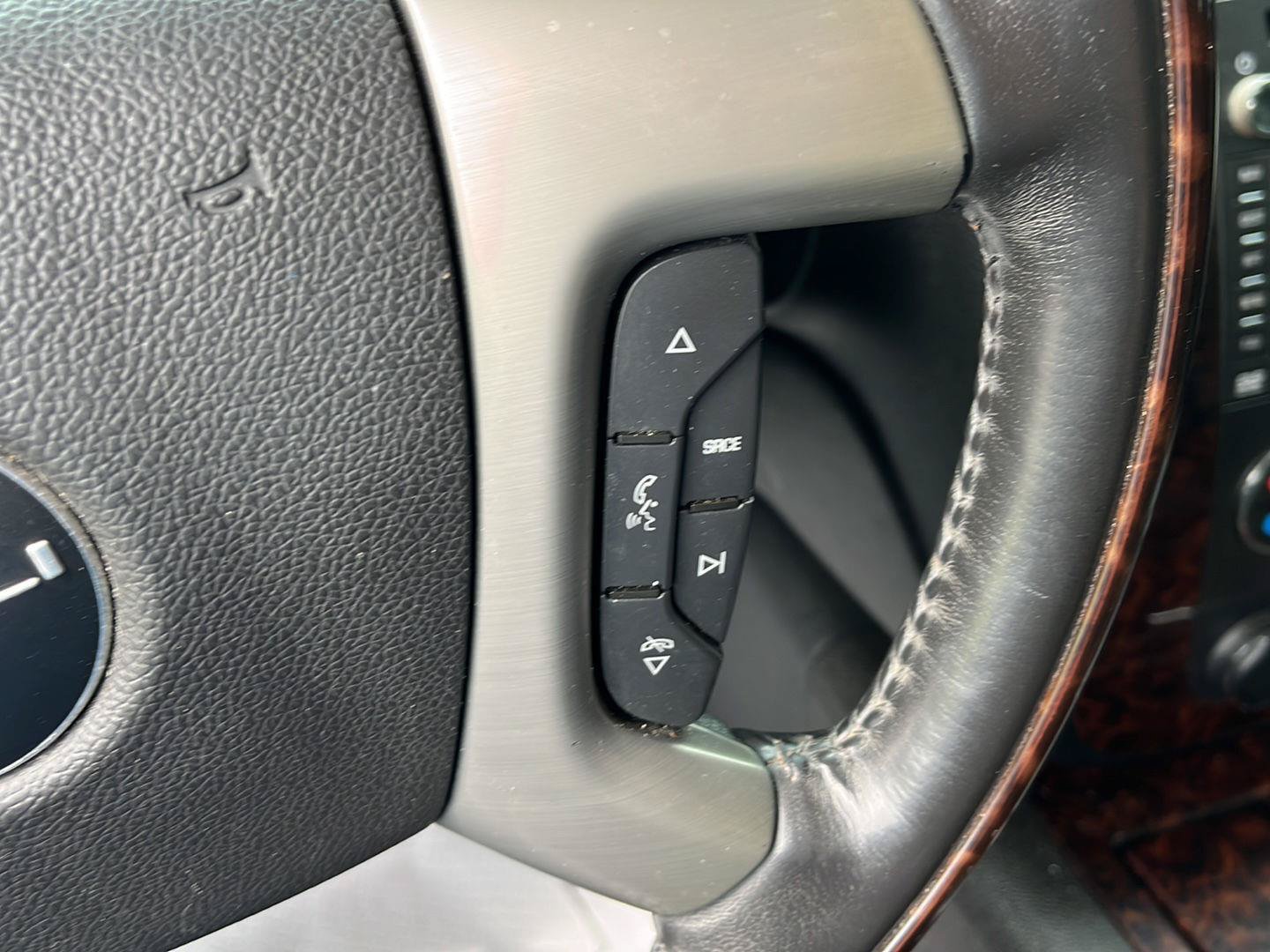 Used 2013 GMC Yukon Denali AWD/4WD image 11