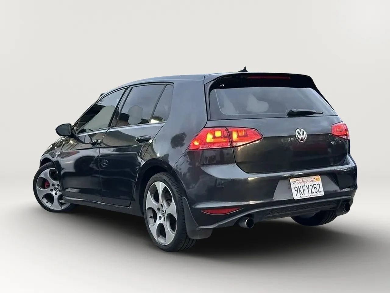 Used 2016 Volkswagen GTI Autobahn w/ Lighting Package (SEL) FWD image 4