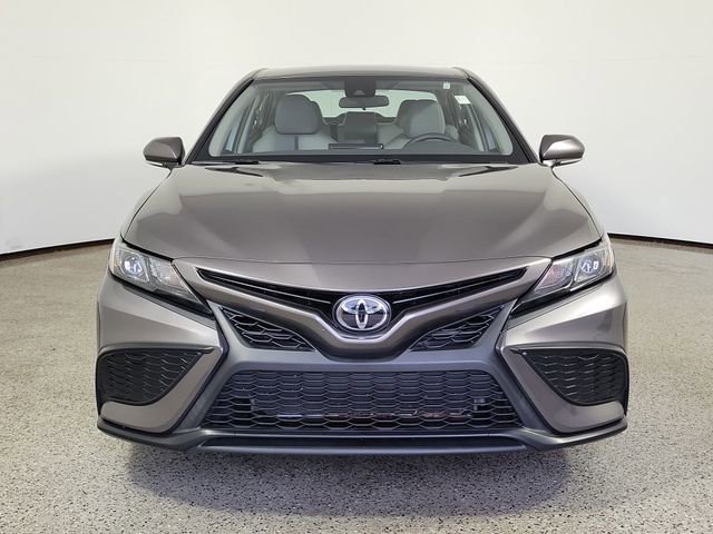 Used 2024 Toyota Camry SE FWD image 3
