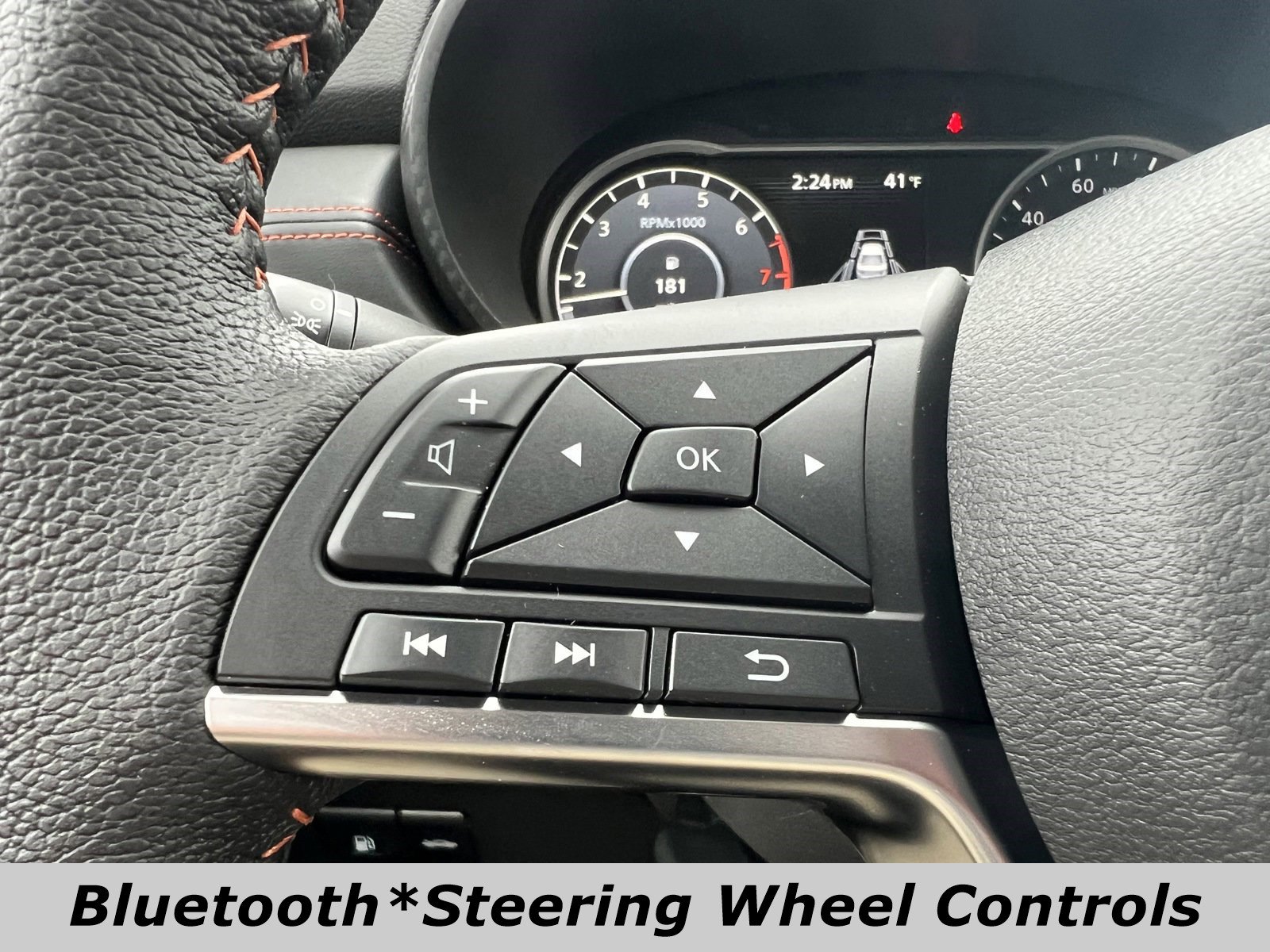 Used 2025 Nissan Versa SR w/ Trunk Package image 5