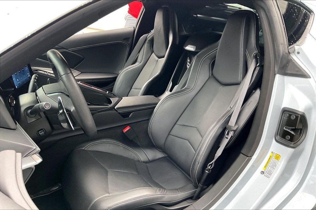 Used 2024 Chevrolet Corvette Stingray Coupe w/ 1LT RWD image 3