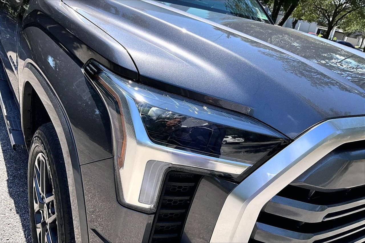 Used 2024 Toyota Tundra Limited w/ Power Package AWD/4WD image 31