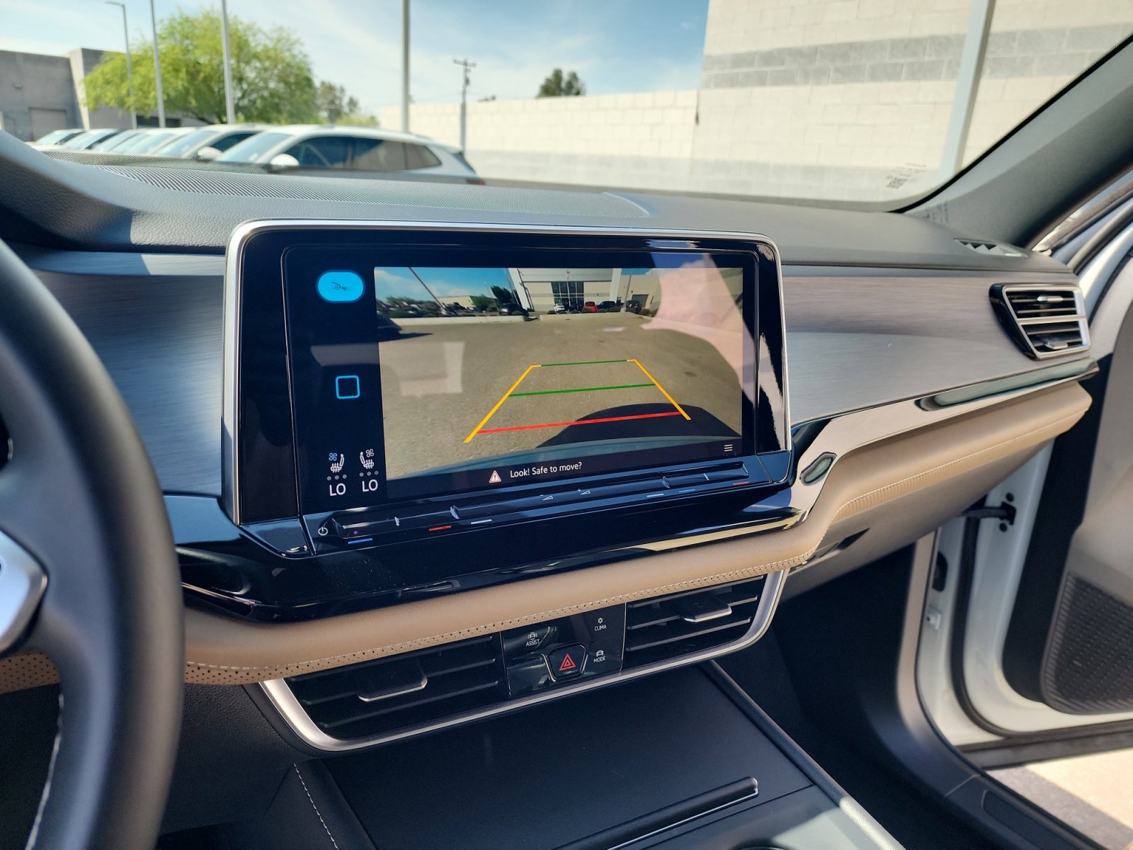 Certified 2024 Volkswagen Atlas Cross Sport SE image 29