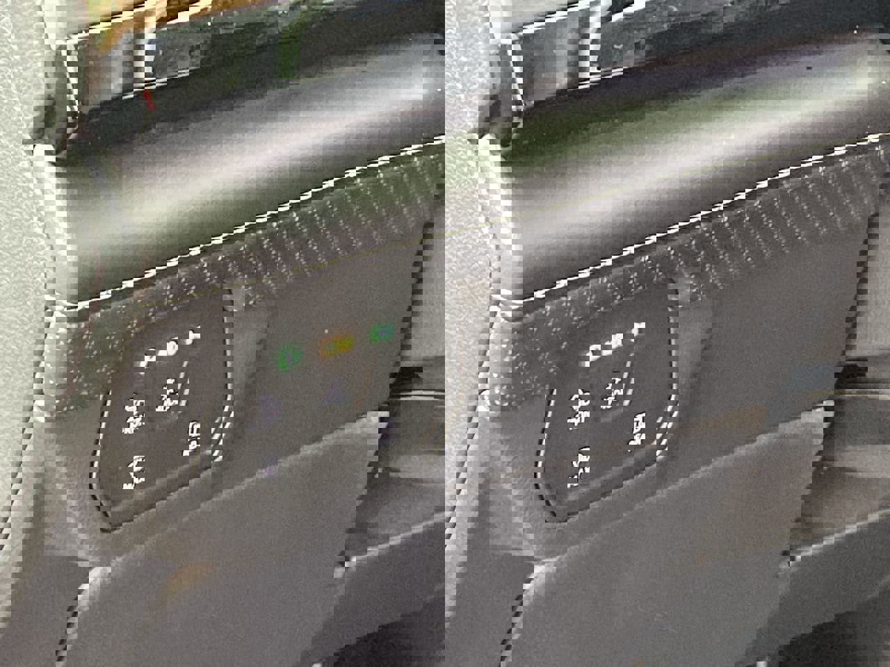 Used 2024 Volkswagen Atlas SE image 12