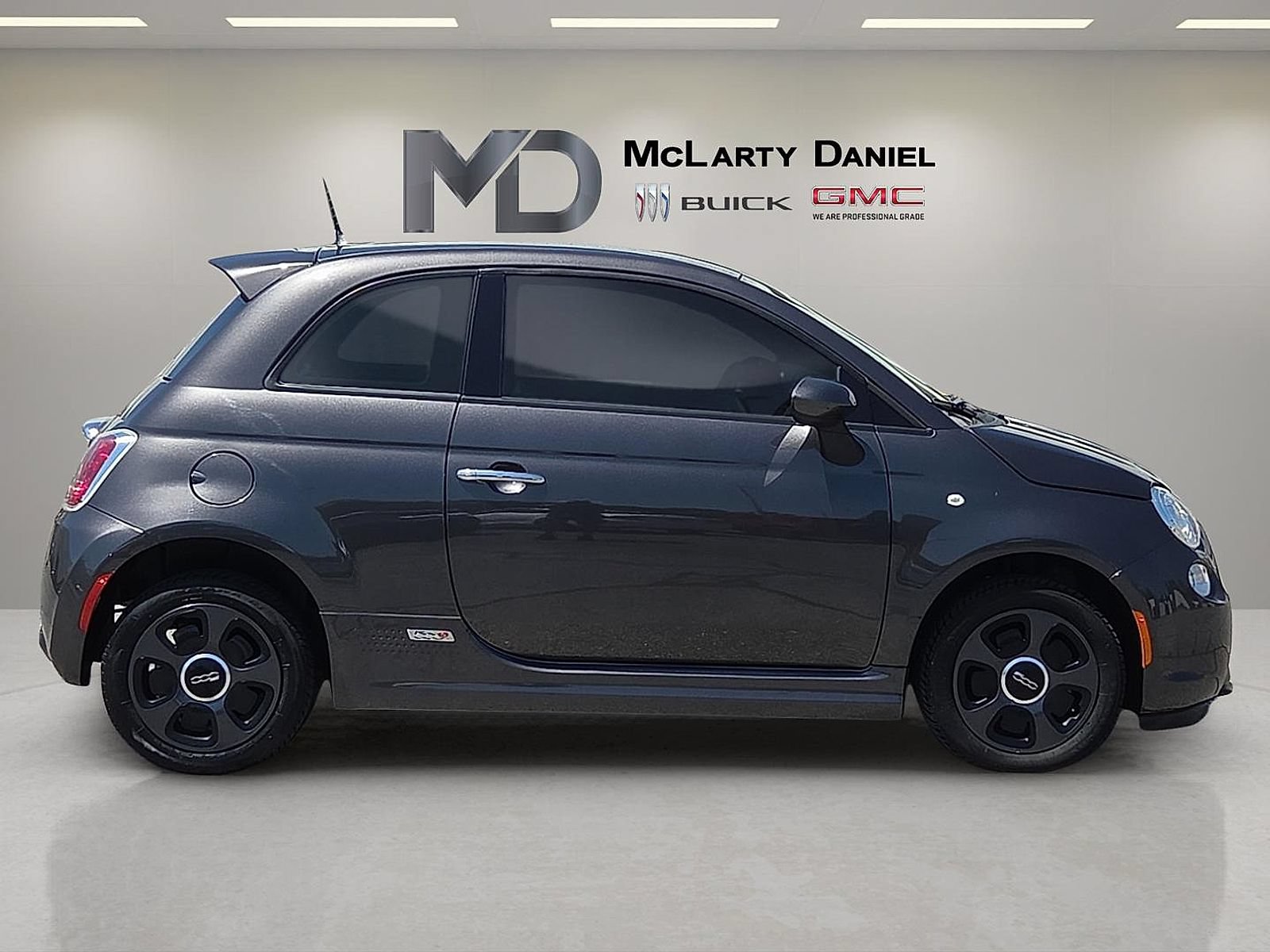 Used 2019 FIAT 500 e FWD image 15
