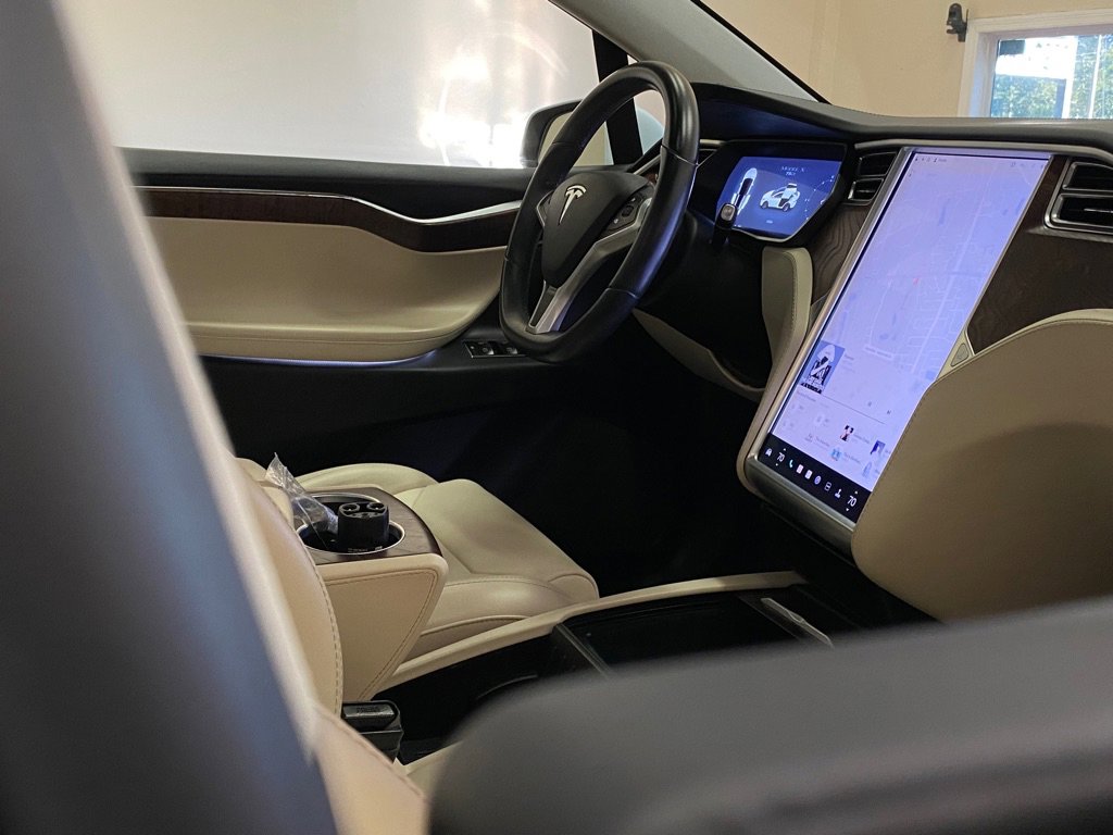 Used 2018 Tesla Model X AWD/4WD image 24