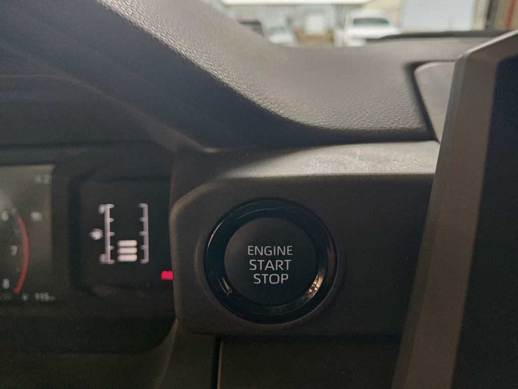 Used 2024 Toyota Tacoma SR5 AWD/4WD image 21
