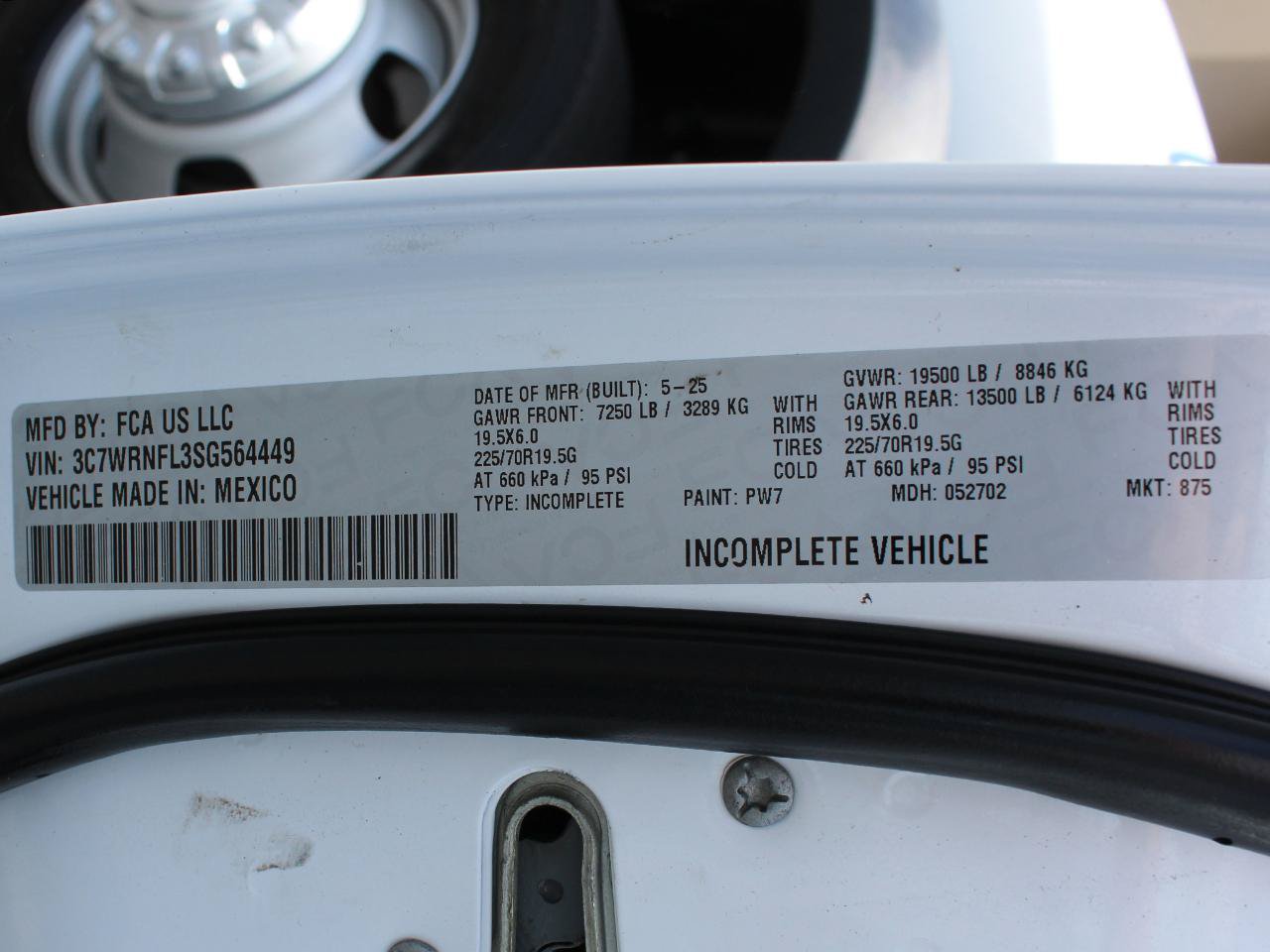 Used 2025 RAM 5500 4x4 Crew Cab image 49