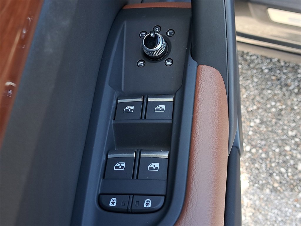 Used 2023 Audi Q5 2.0T Premium w/ Convenience Package image 22