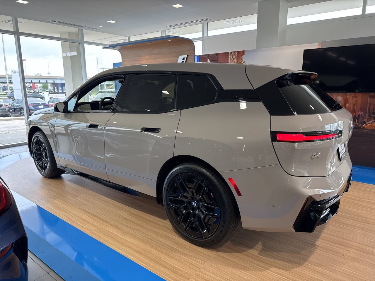 New 2026 BMW iX xDrive45 w/ M Sport Package AWD/4WD image 5