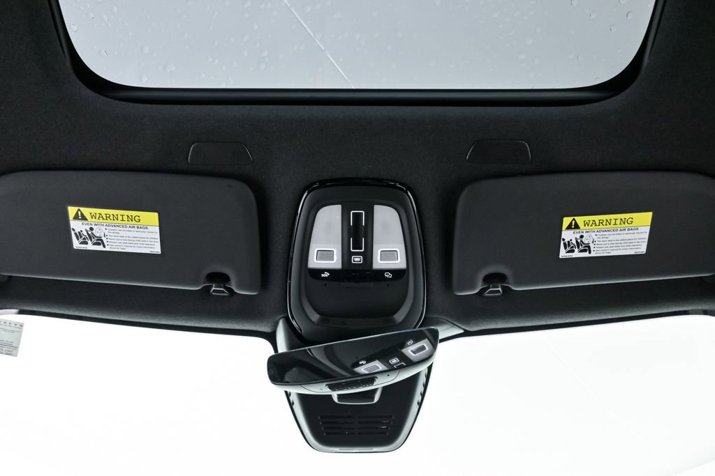 Certified 2025 Volvo XC40 B5 Plus image 20