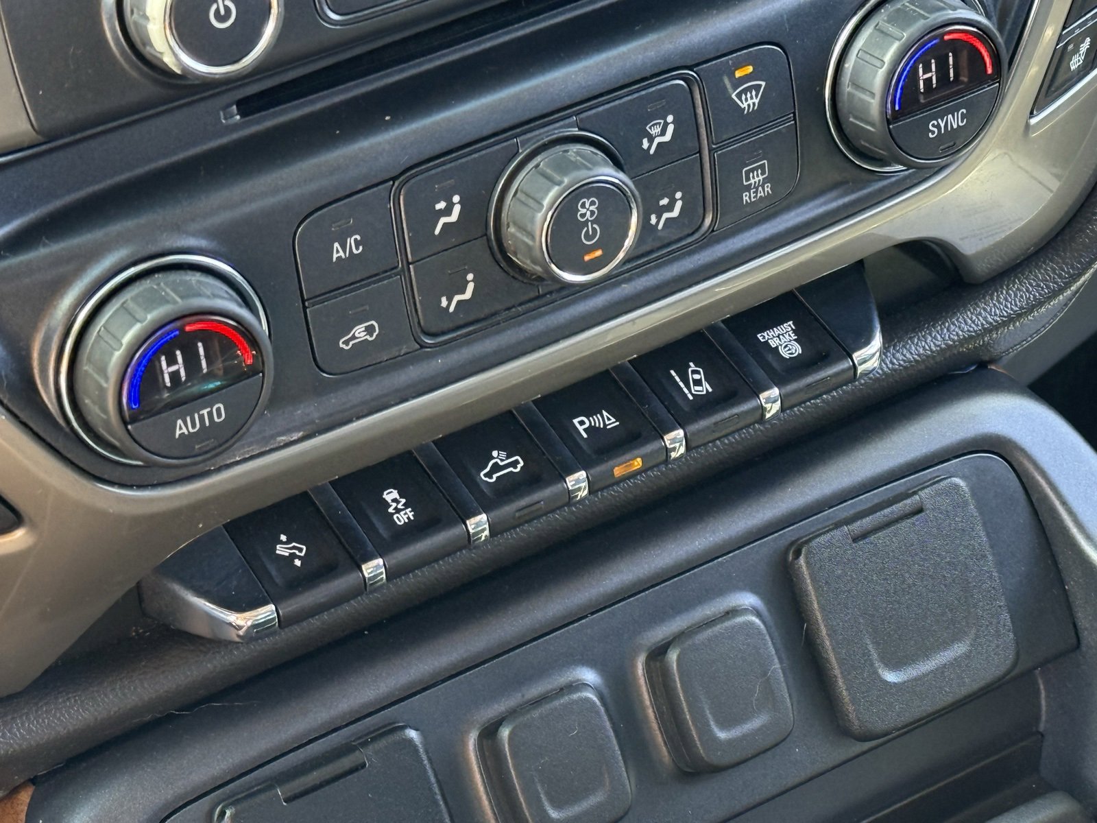 Used 2019 Chevrolet Silverado 2500 High Country w/ Duramax Plus Package image 26