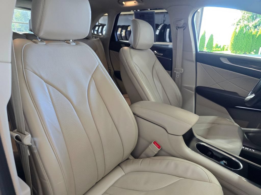 Used 2019 Lincoln MKC Reserve w/ MKC Climate Package FWD image 29