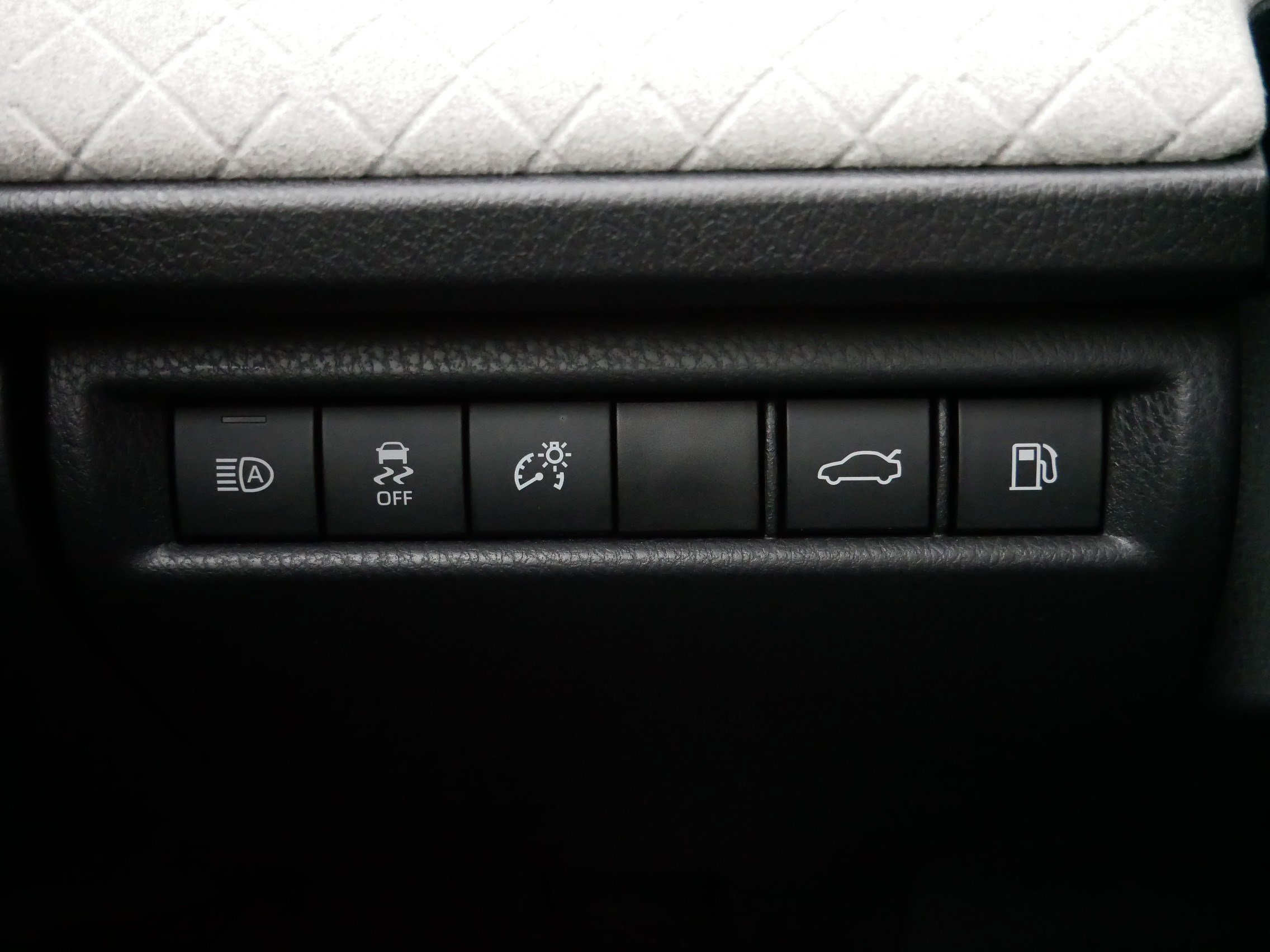 Used 2025 Toyota Camry XLE image 27