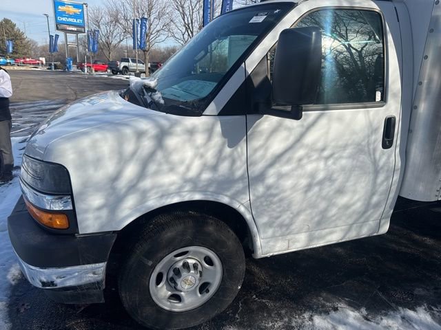 New 2025 Chevrolet Express 3500 w/ Power Convenience Package RWD image 8