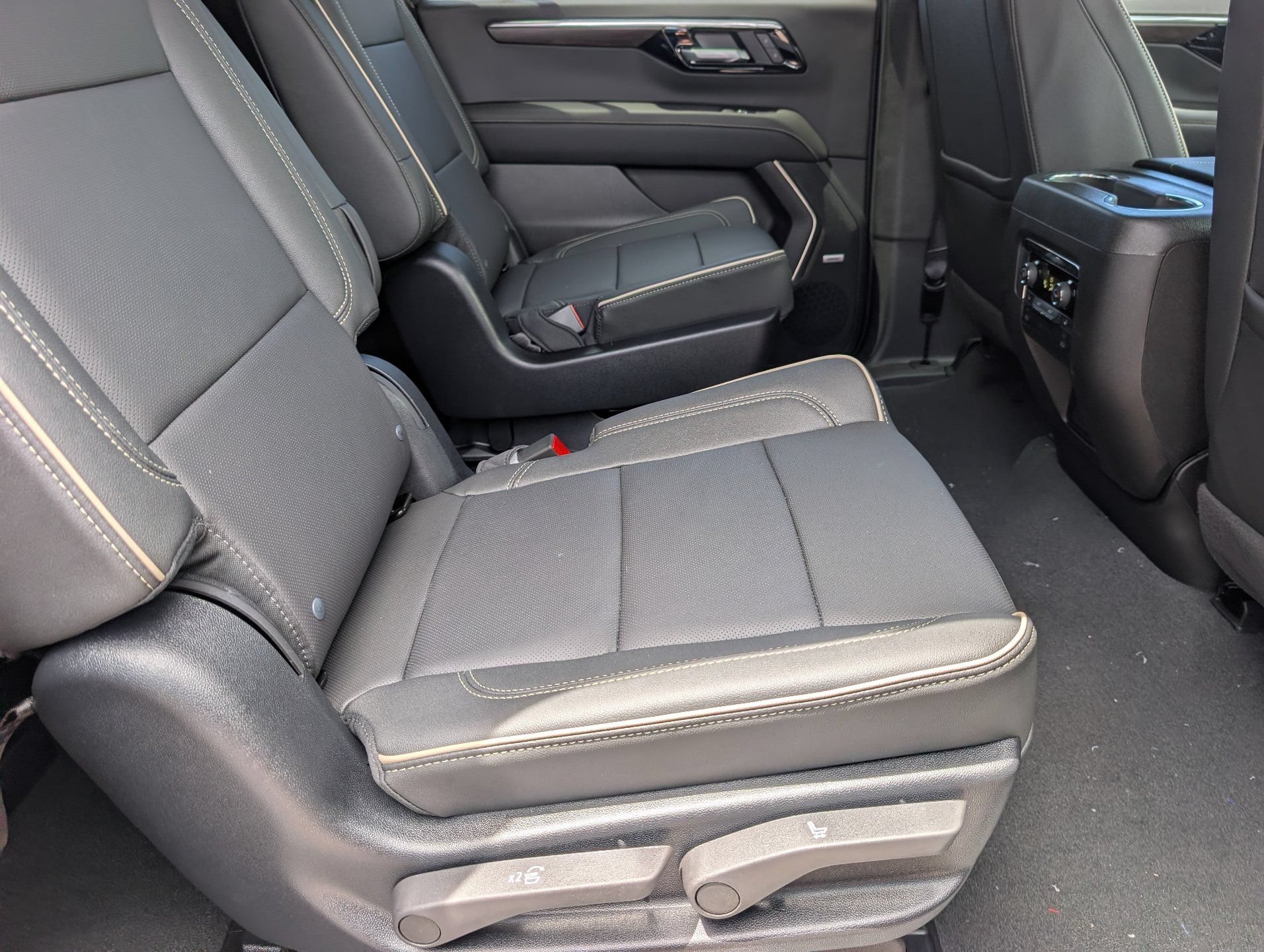 New 2026 Chevrolet Suburban Premier w/ LPO, Get Active Package RWD image 13