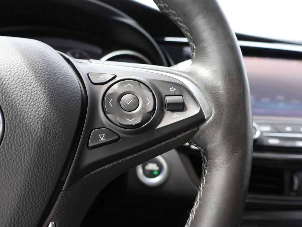 Used 2019 Buick Envision Essence FWD image 28