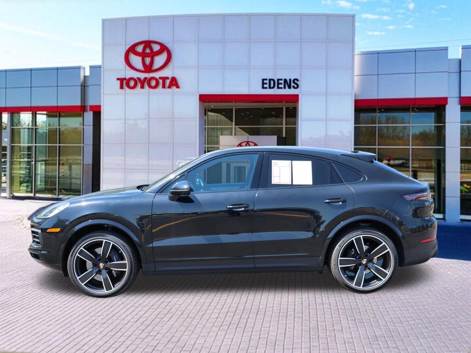 Used 2023 Porsche Cayenne Platinum Edition AWD/4WD image 9